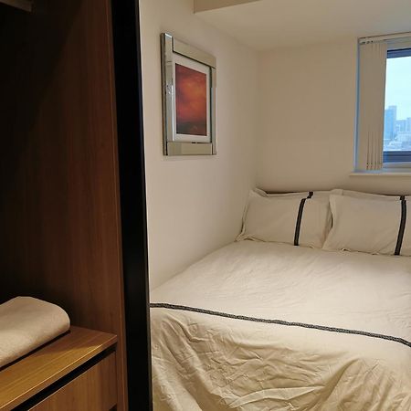 Homestay Room With Stunning Thames River View ลอนดอน ภายนอก รูปภาพ