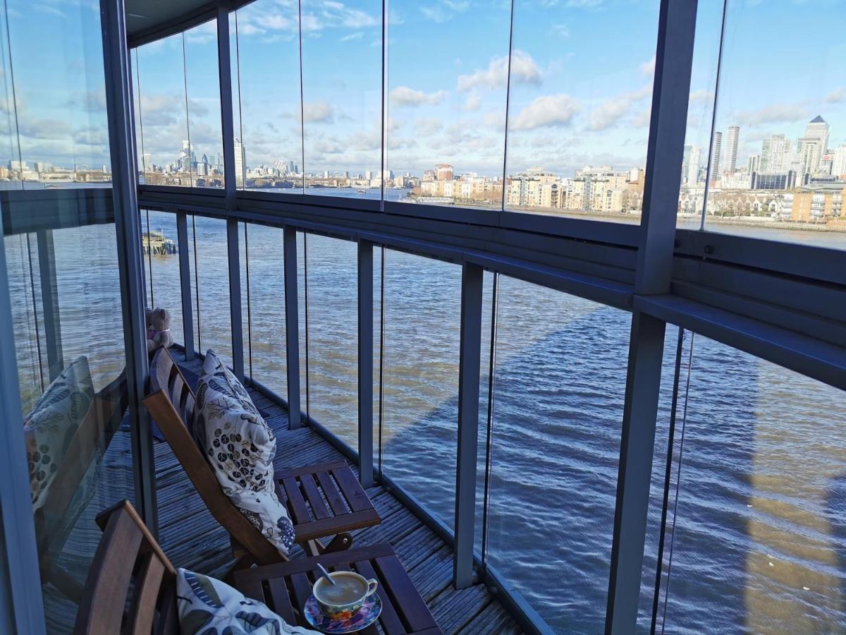 Homestay Room With Stunning Thames River View ลอนดอน ภายนอก รูปภาพ