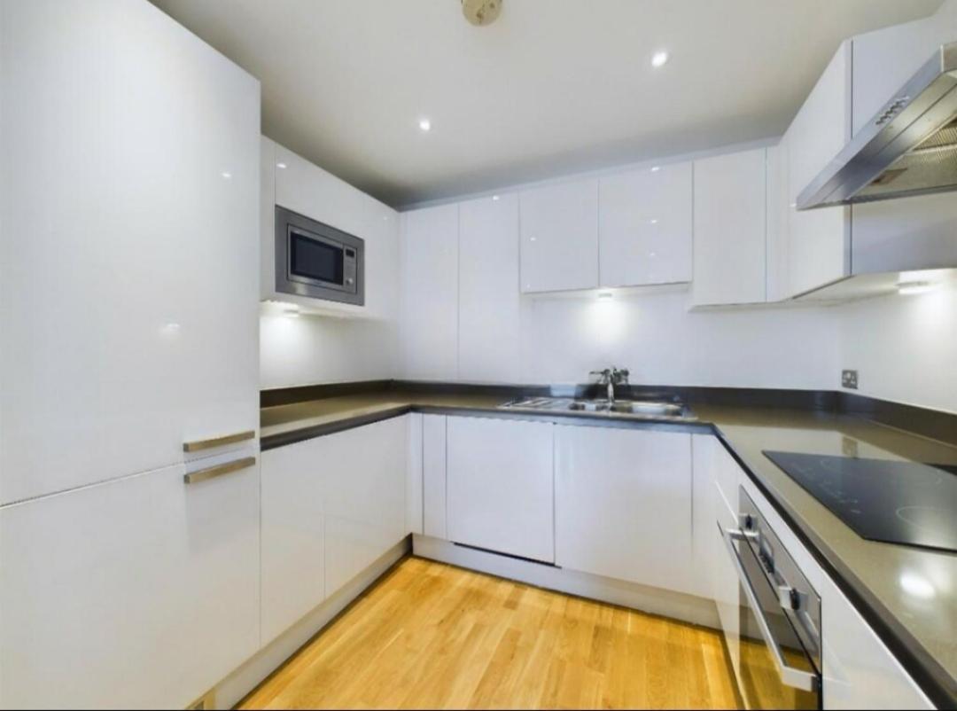 Homestay Room With Stunning Thames River View ลอนดอน ภายนอก รูปภาพ